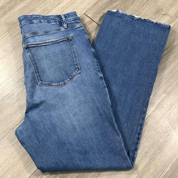 GOOD AMERICAN Bootcut Good Classic Stretch Distressed Semi-Exposed Button Jeans - Picture 1 of 10